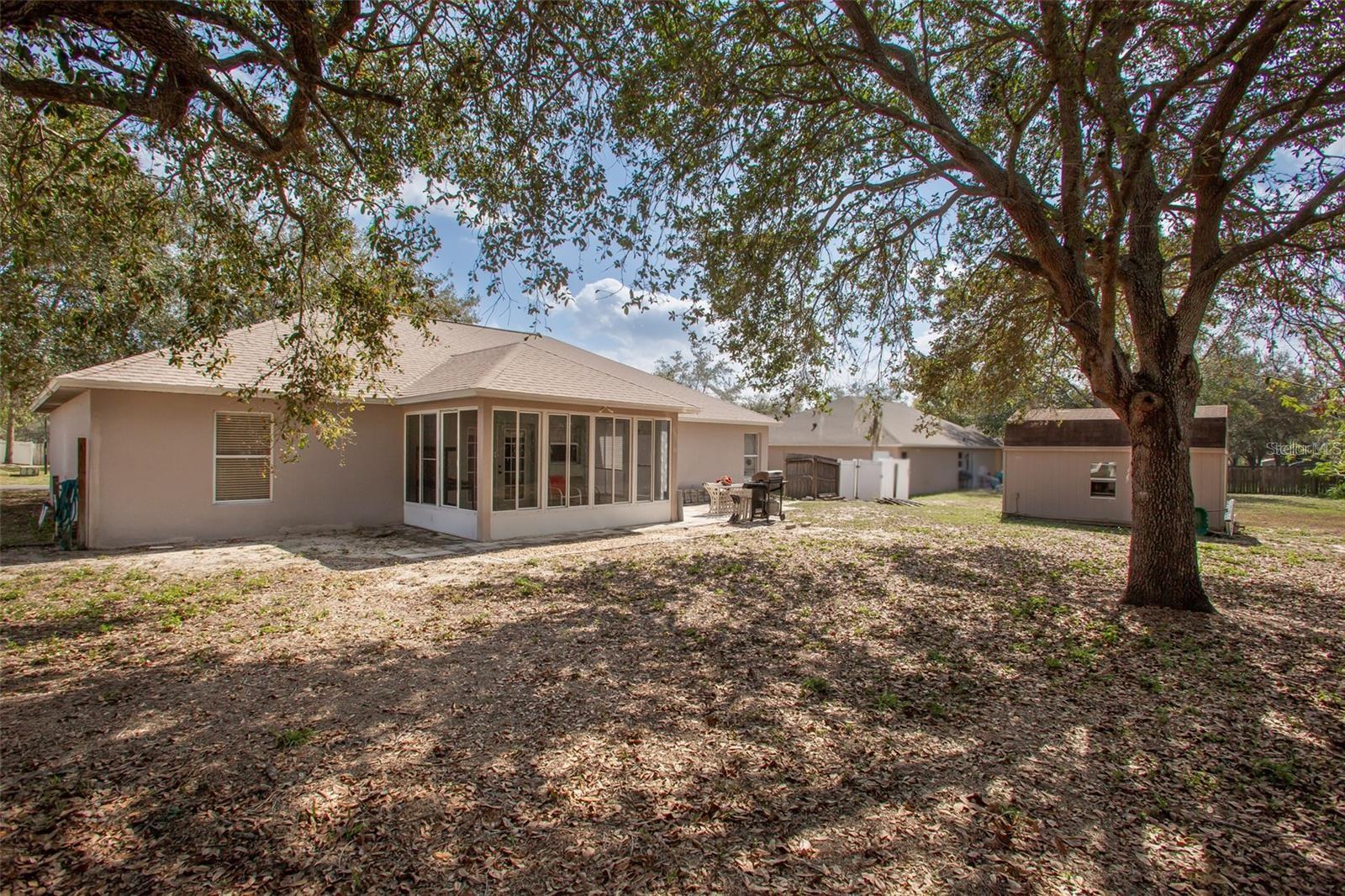 Listing photo id 29 for 2256 Lake Pointe Circle