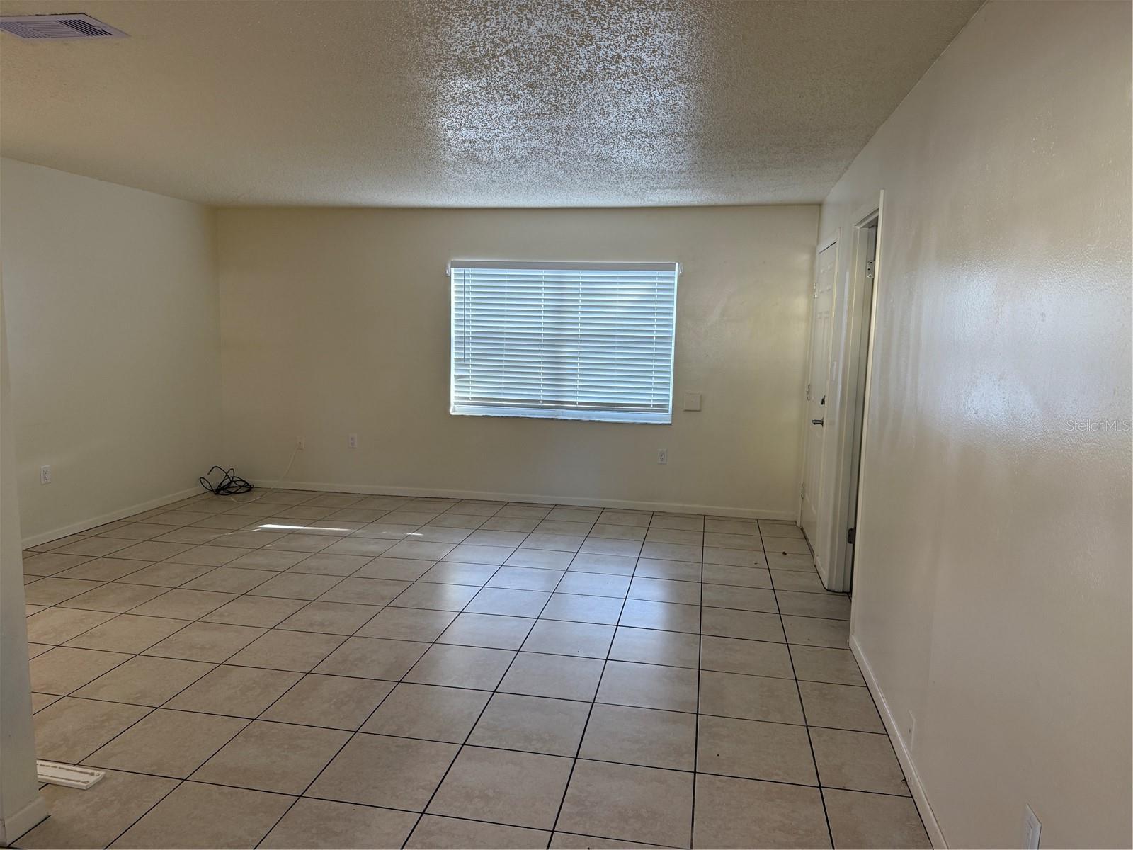 Image 16 of 20 For 822 Lone Oak Drive B