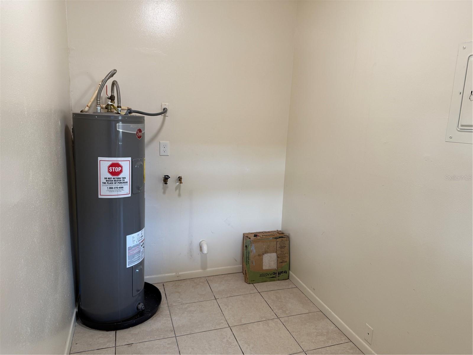 Image 18 of 20 For 822 Lone Oak Drive B