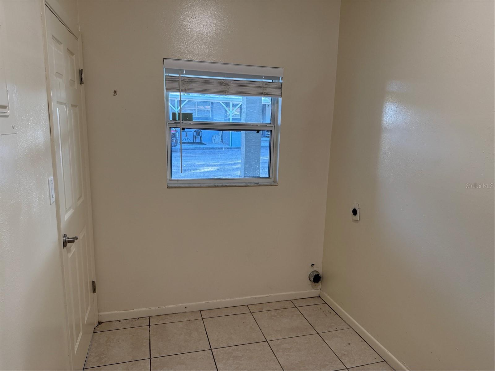 Image 19 of 20 For 822 Lone Oak Drive B