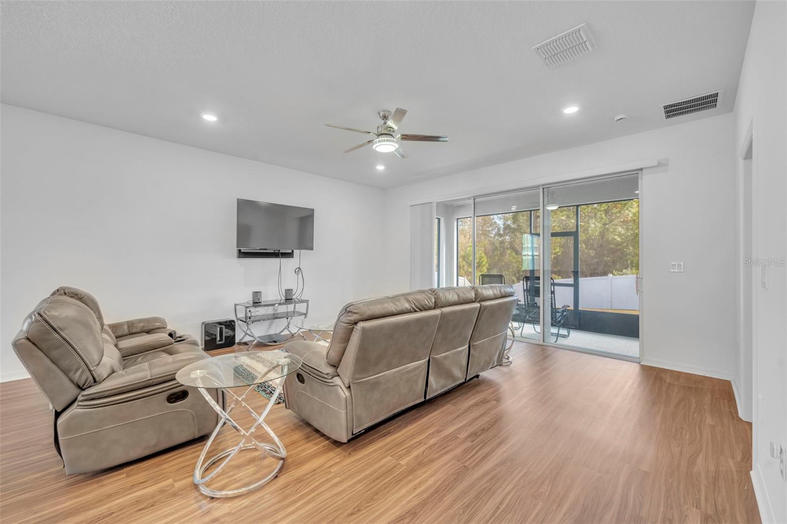 Image 16 of 40 For 4249 Beargrass Street