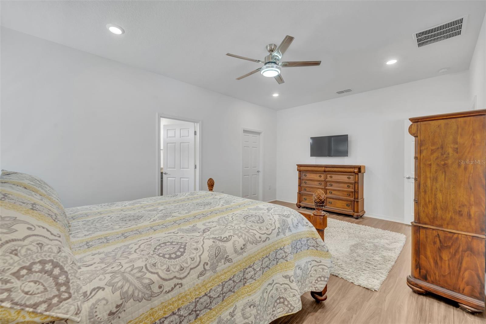 Image 23 of 40 For 4249 Beargrass Street