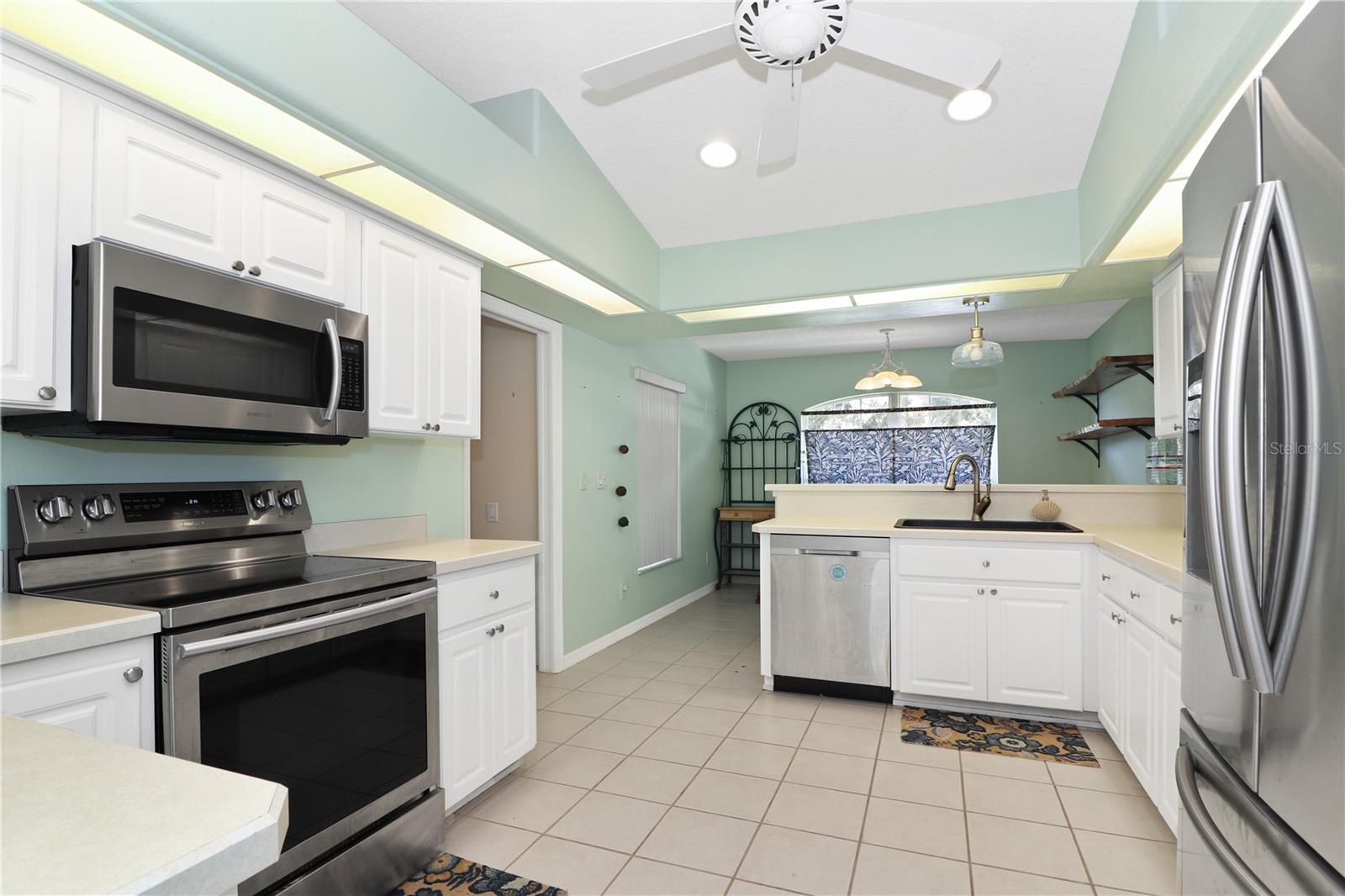 Image 11 of 46 For 21300 Royal St Georges Lane