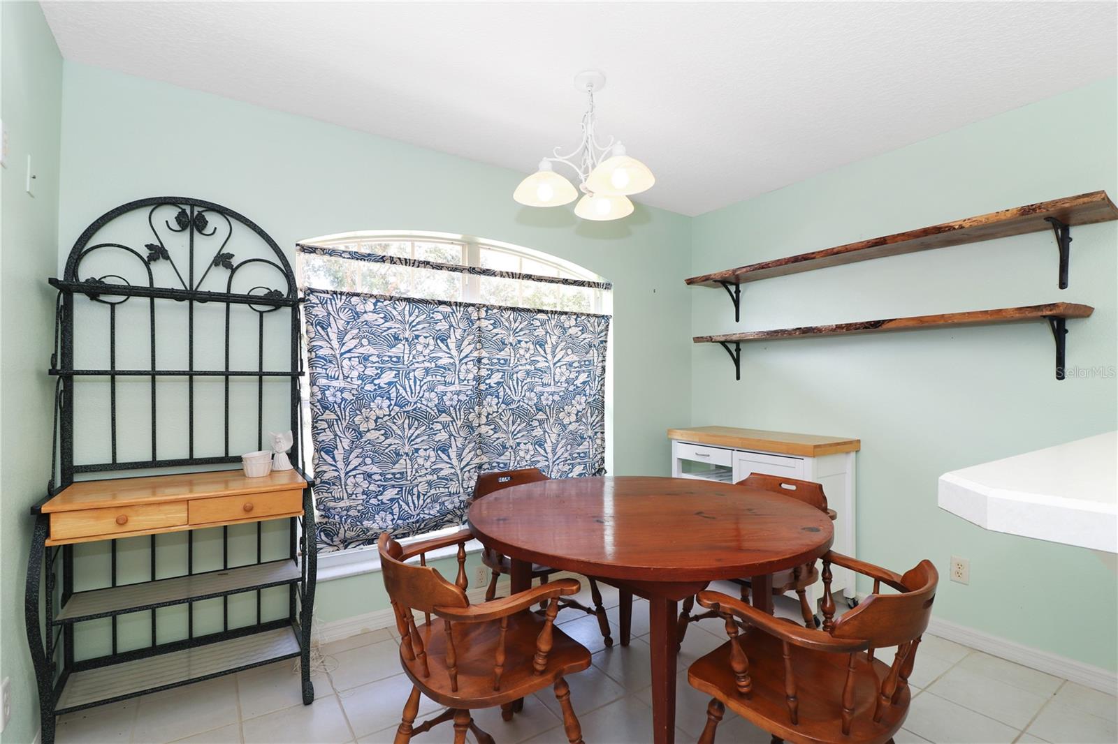 Image 12 of 46 For 21300 Royal St Georges Lane