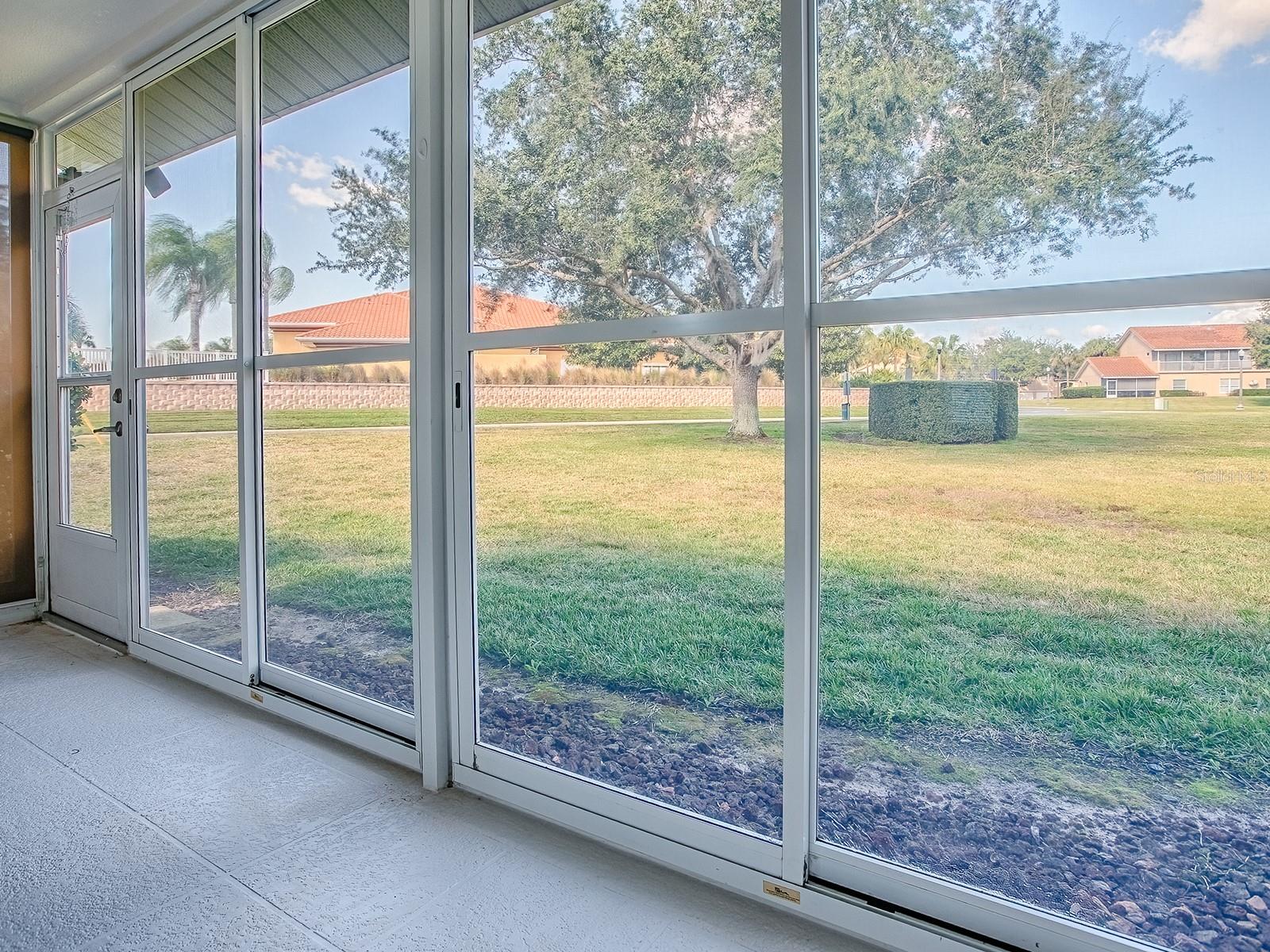 Image 6 of 18 For 5318 Edgewater Way 10