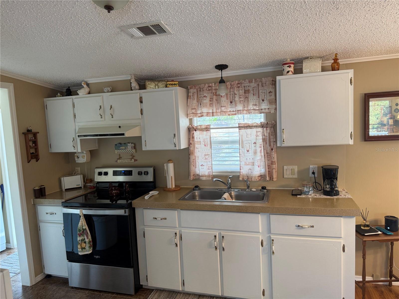 Image 8 of 32 For 6820 Mable Lane