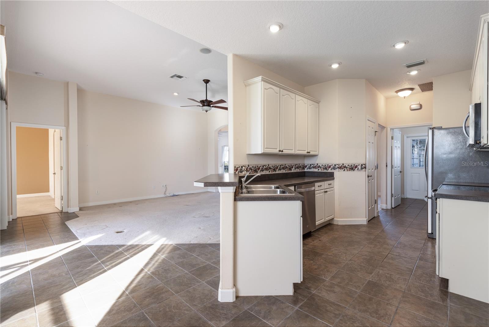 Image 25 of 67 For 3804 Bayshore Circle