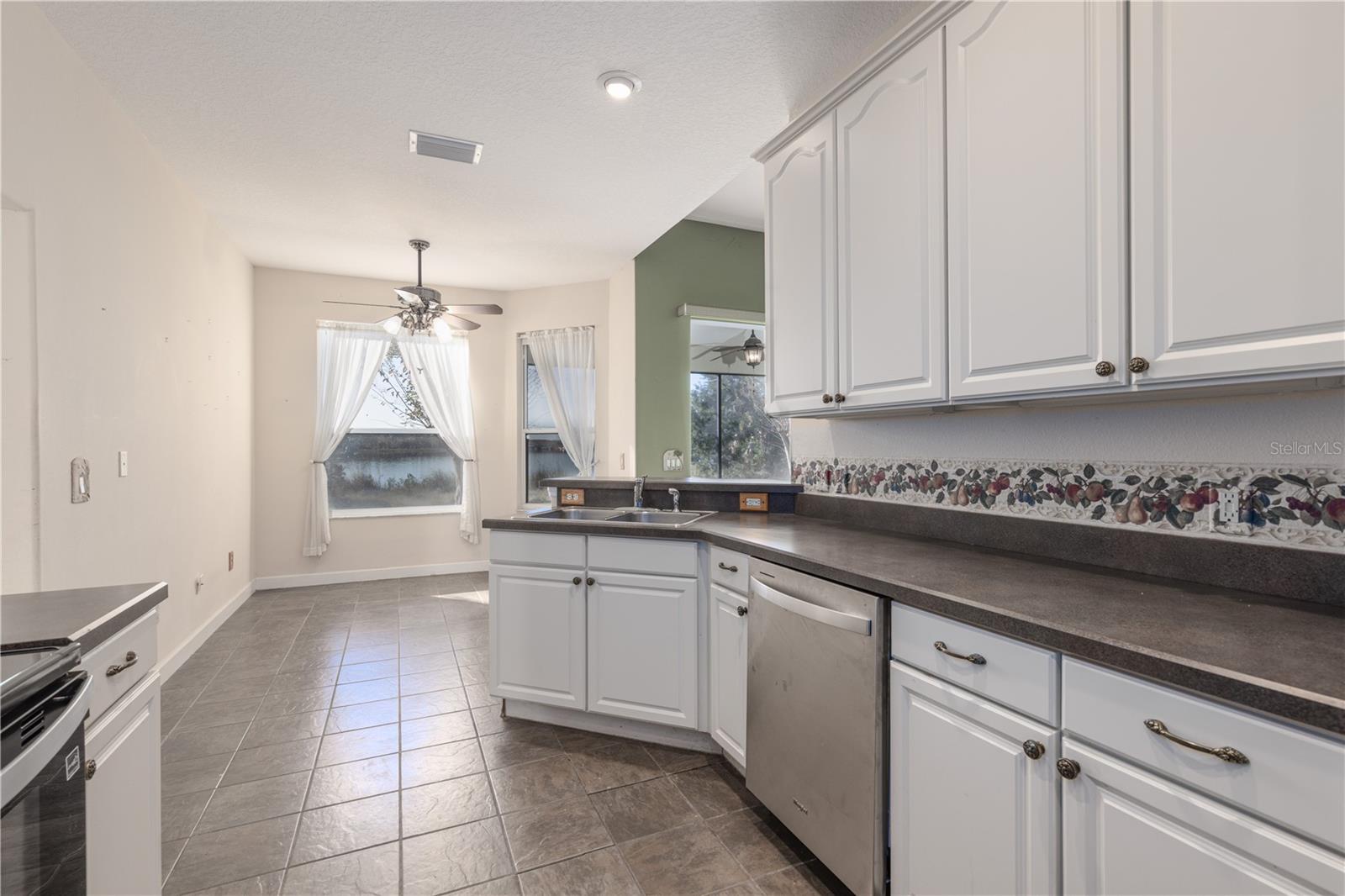 Image 28 of 67 For 3804 Bayshore Circle