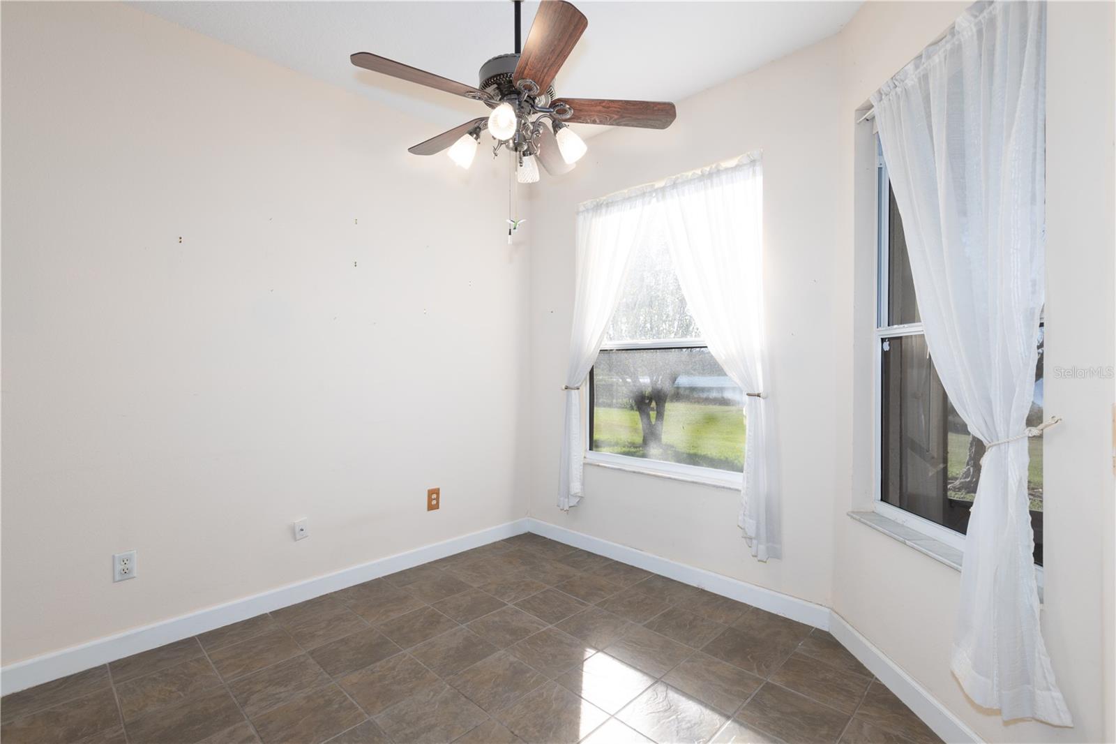 Image 31 of 67 For 3804 Bayshore Circle