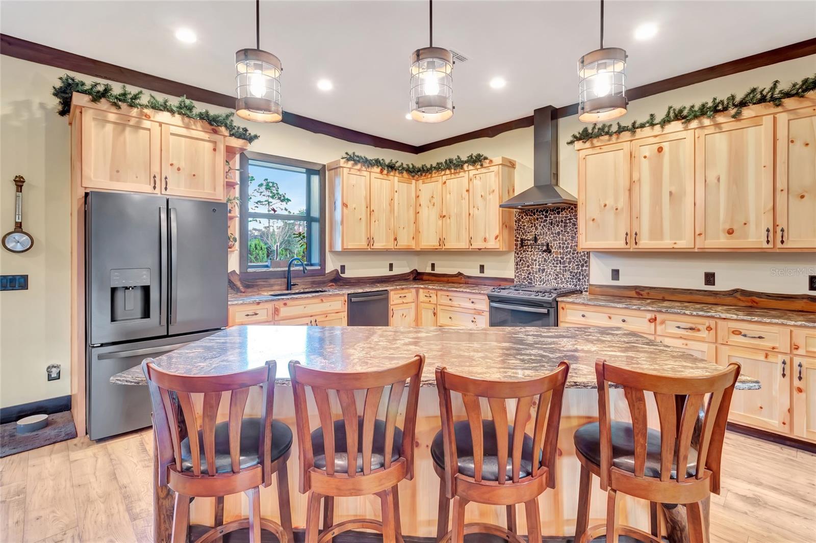 Image 10 of 63 For 7330 Crabgrass Road