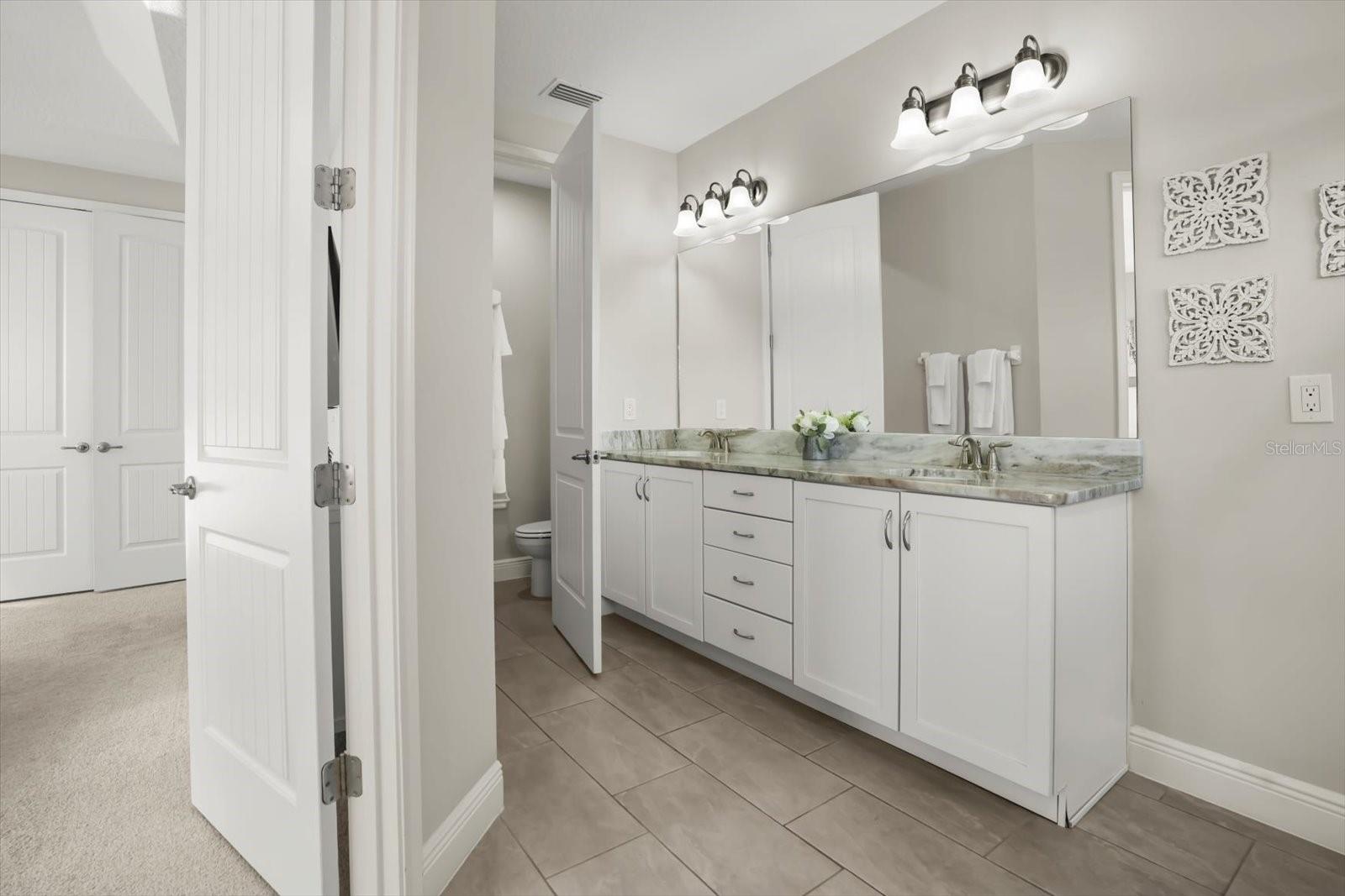 Image 11 of 49 For 421 Southfield Street