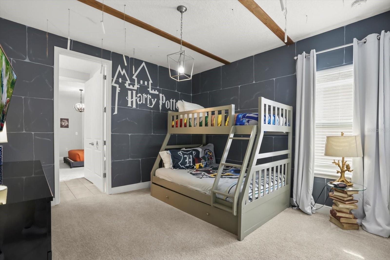 Image 13 of 49 For 421 Southfield Street