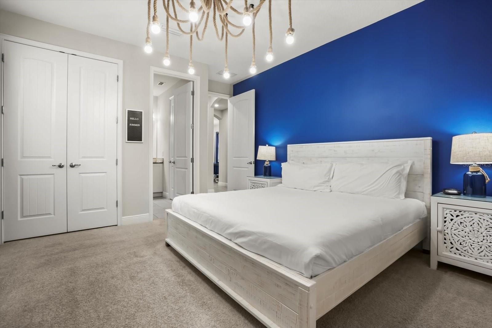 Image 17 of 49 For 421 Southfield Street