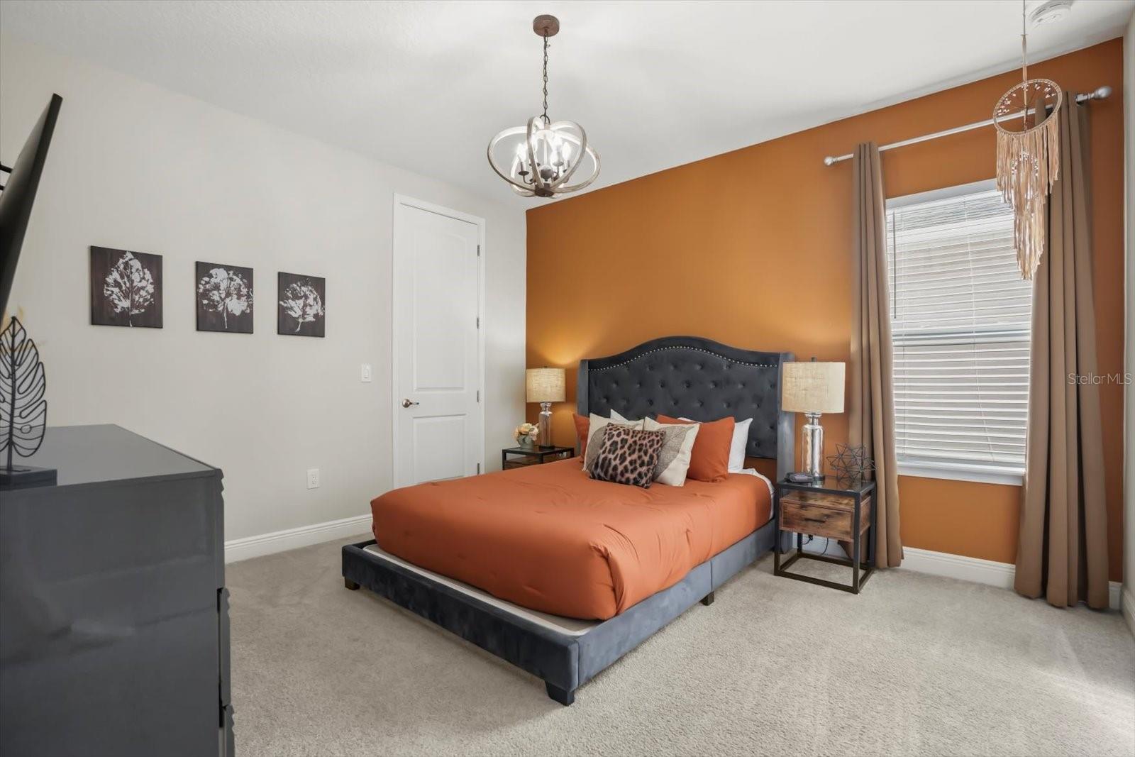 Image 23 of 49 For 421 Southfield Street