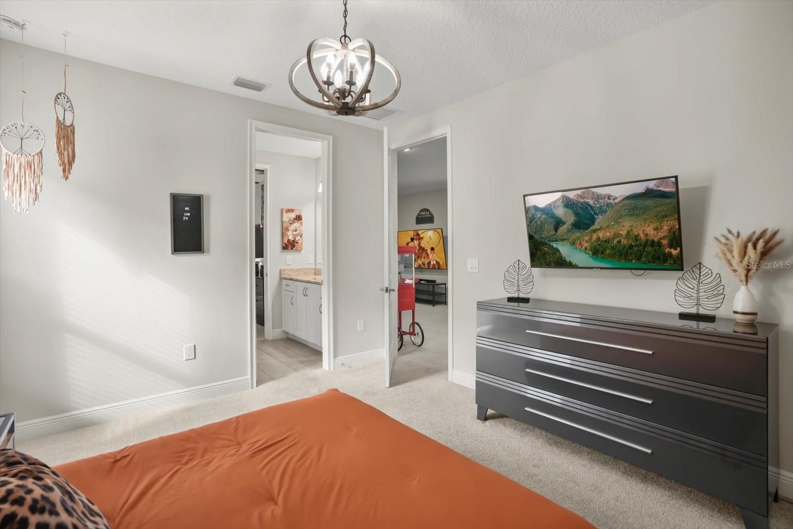 Image 24 of 49 For 421 Southfield Street