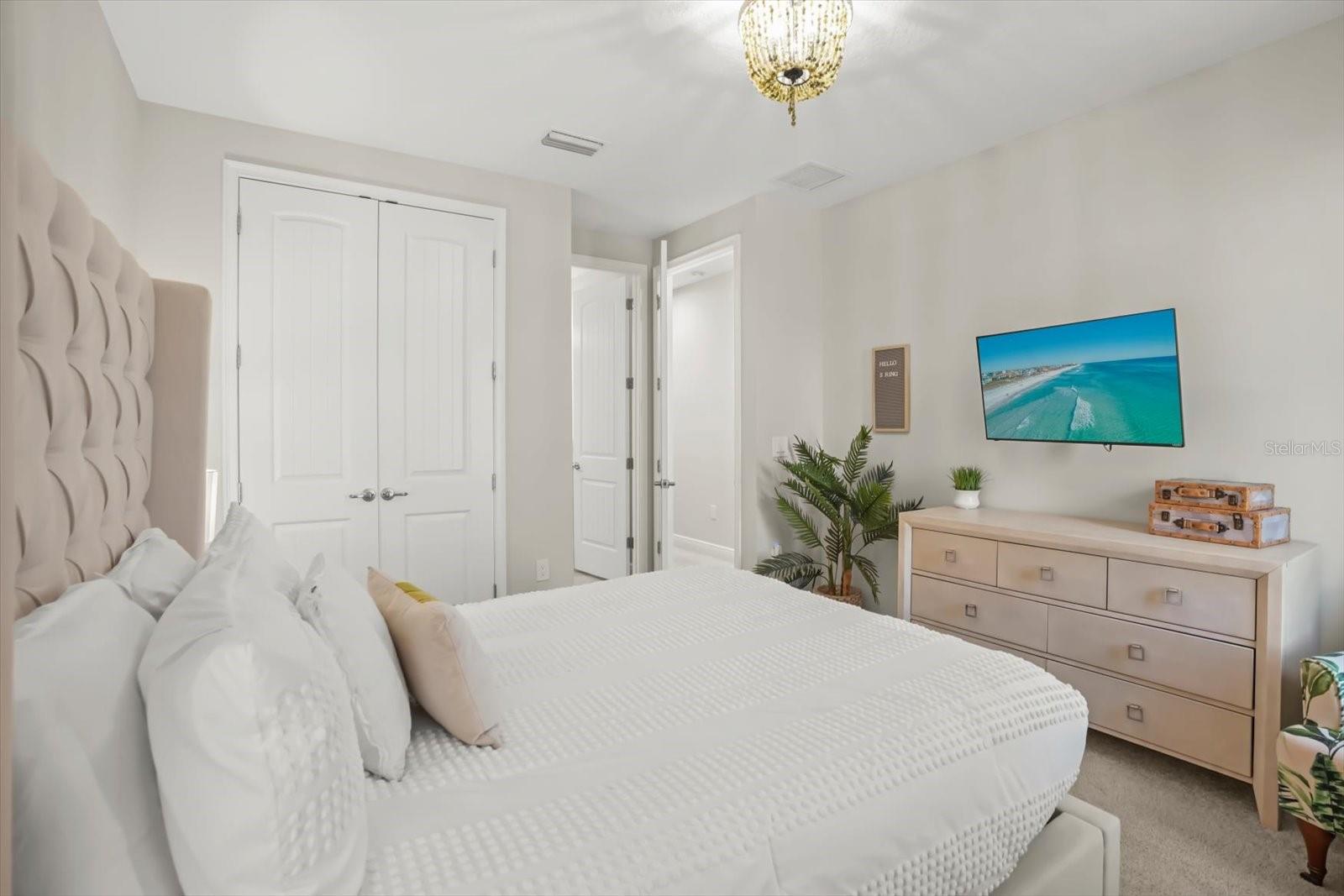 Image 28 of 49 For 421 Southfield Street