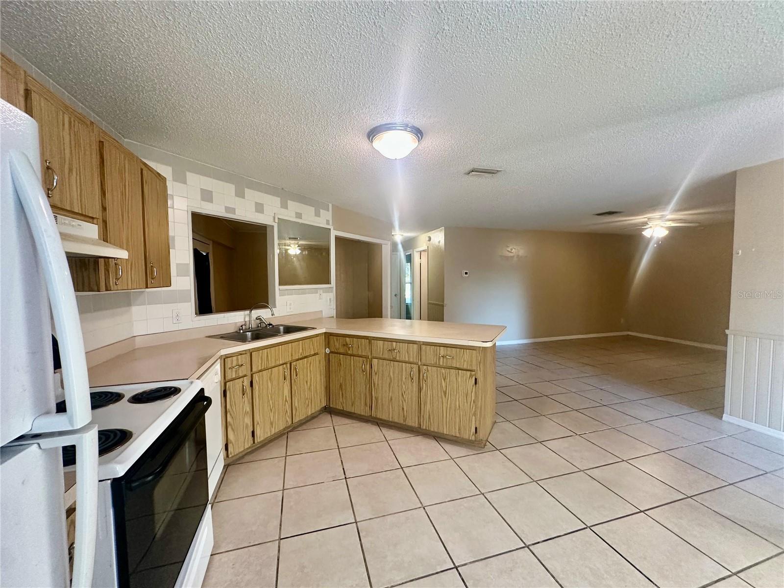 Image 6 of 18 For 2315 Centennial Boulevard