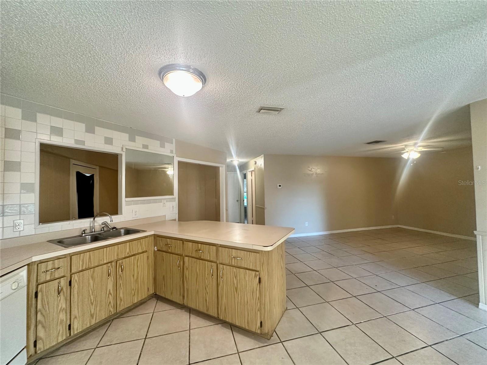 Image 8 of 18 For 2315 Centennial Boulevard