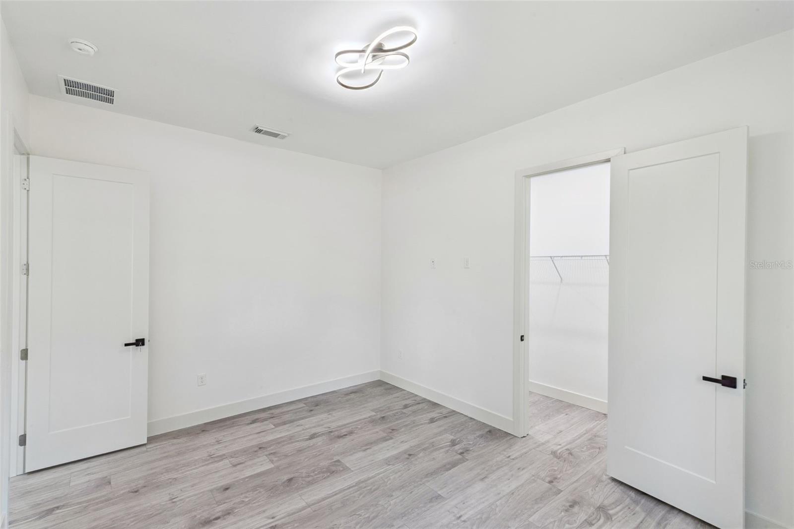 Image 28 of 46 For 9531 Mid Summer Lane