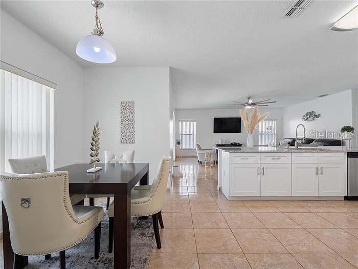 Image 5 of 15 For 412 Marlberry Leaf Avenue