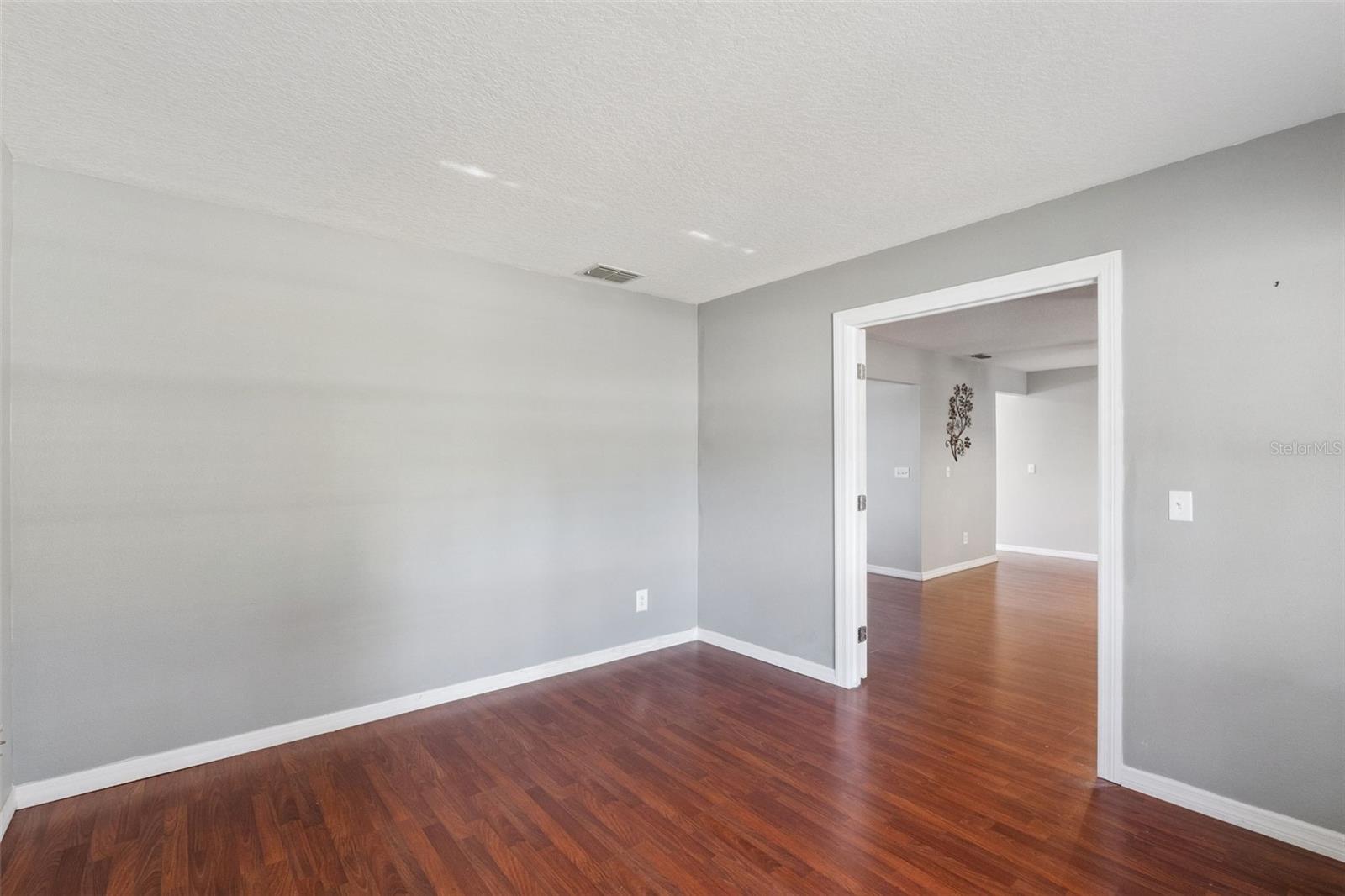 Image 17 of 53 For 297 Sky Valley Street