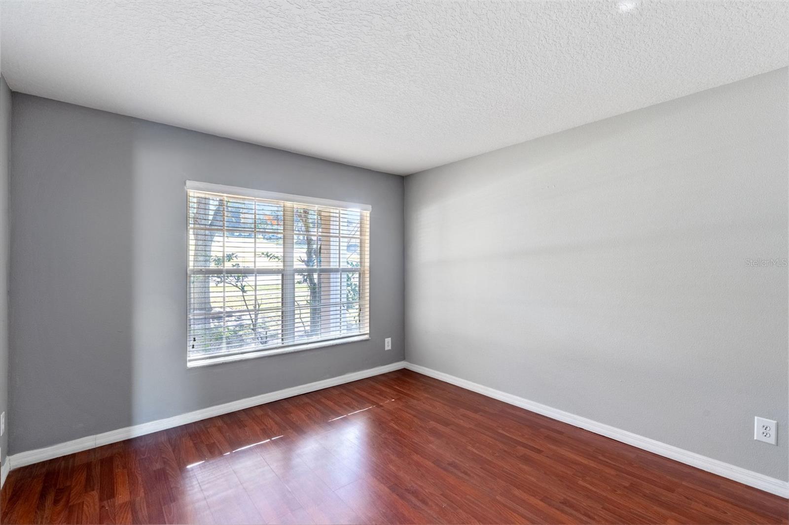 Image 18 of 53 For 297 Sky Valley Street