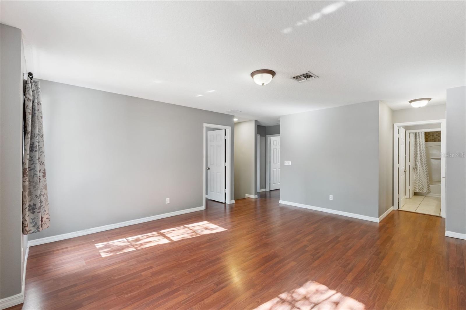 Image 22 of 53 For 297 Sky Valley Street