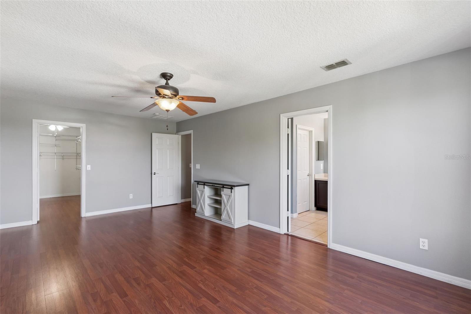 Image 24 of 53 For 297 Sky Valley Street