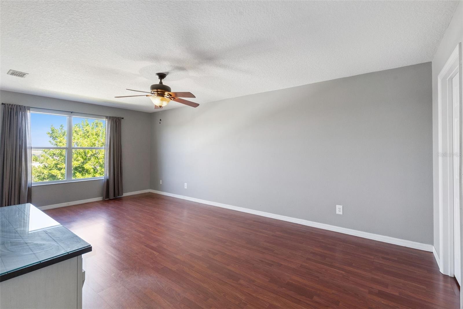 Image 25 of 53 For 297 Sky Valley Street