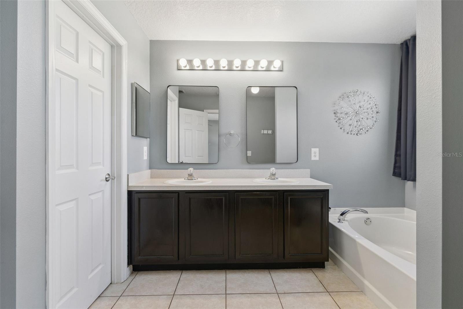 Image 27 of 53 For 297 Sky Valley Street