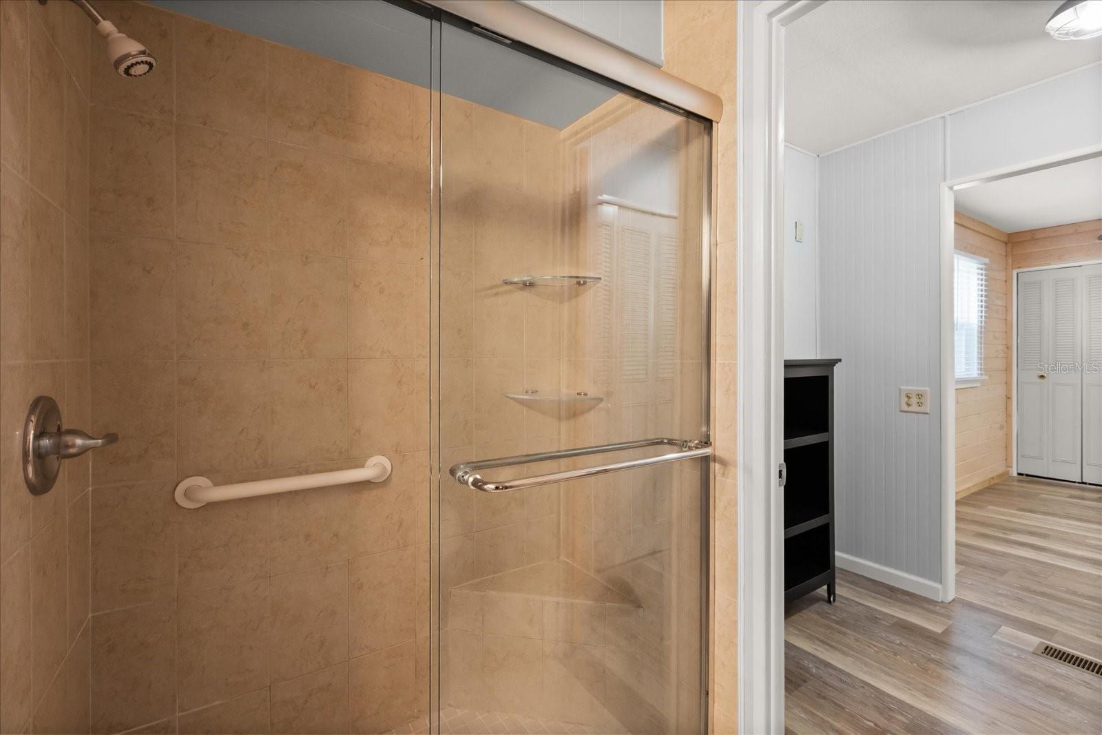 Image 17 of 27 For 465 Marina Lane