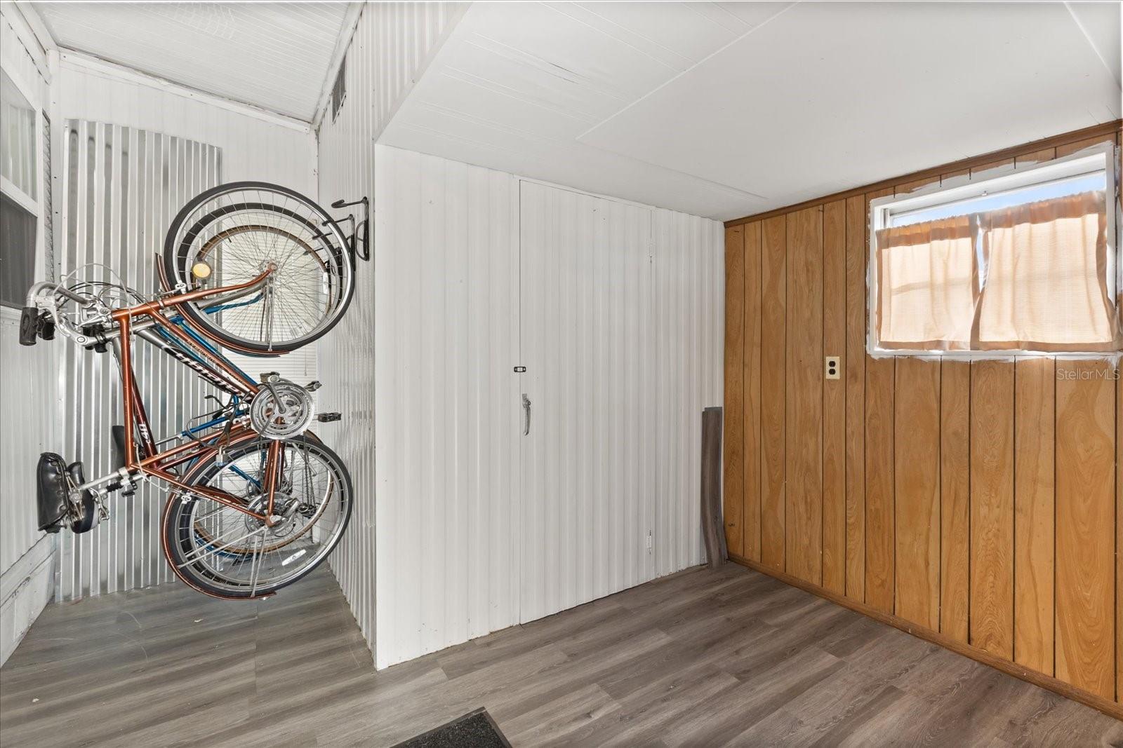 Image 18 of 27 For 465 Marina Lane