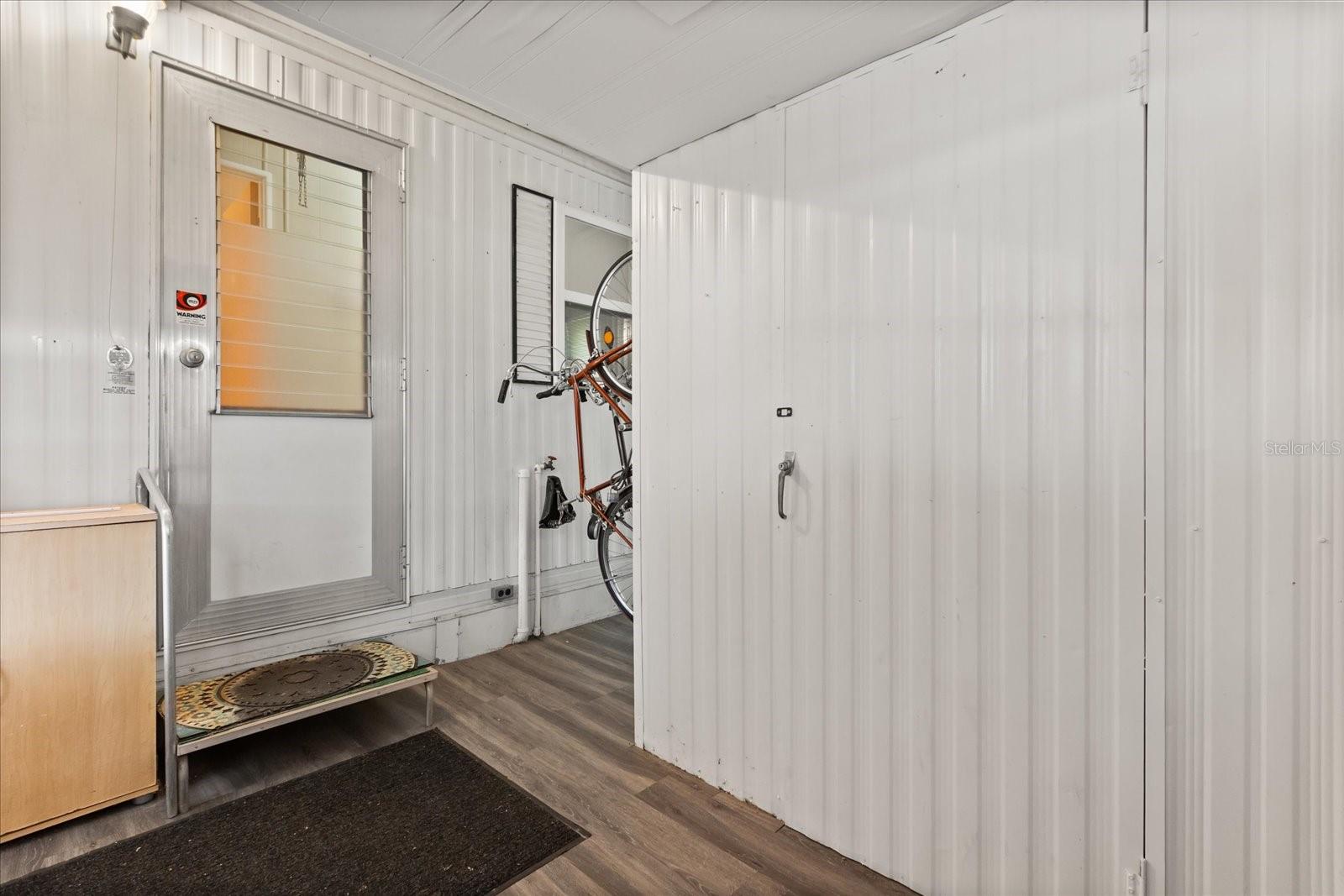 Image 19 of 27 For 465 Marina Lane