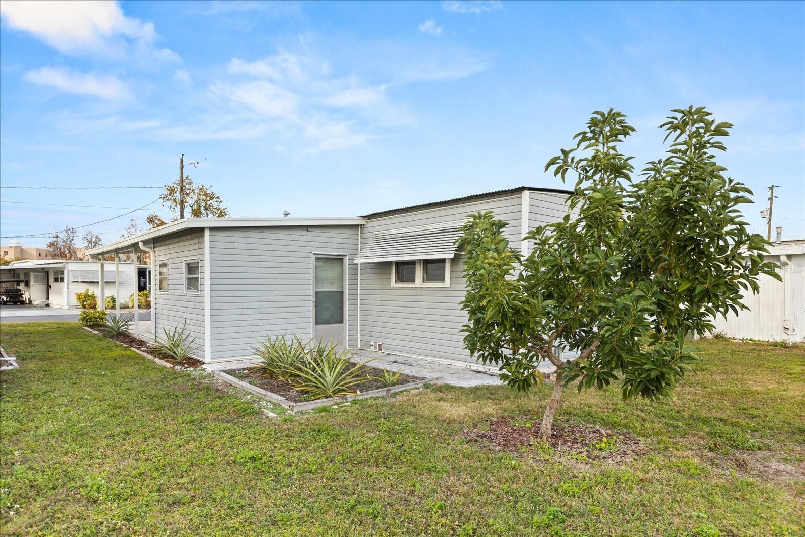 Image 20 of 27 For 465 Marina Lane