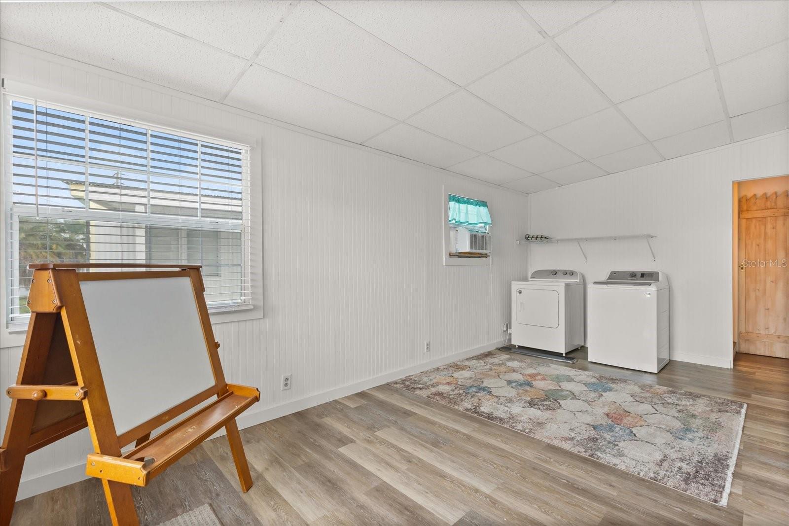 Image 4 of 27 For 465 Marina Lane