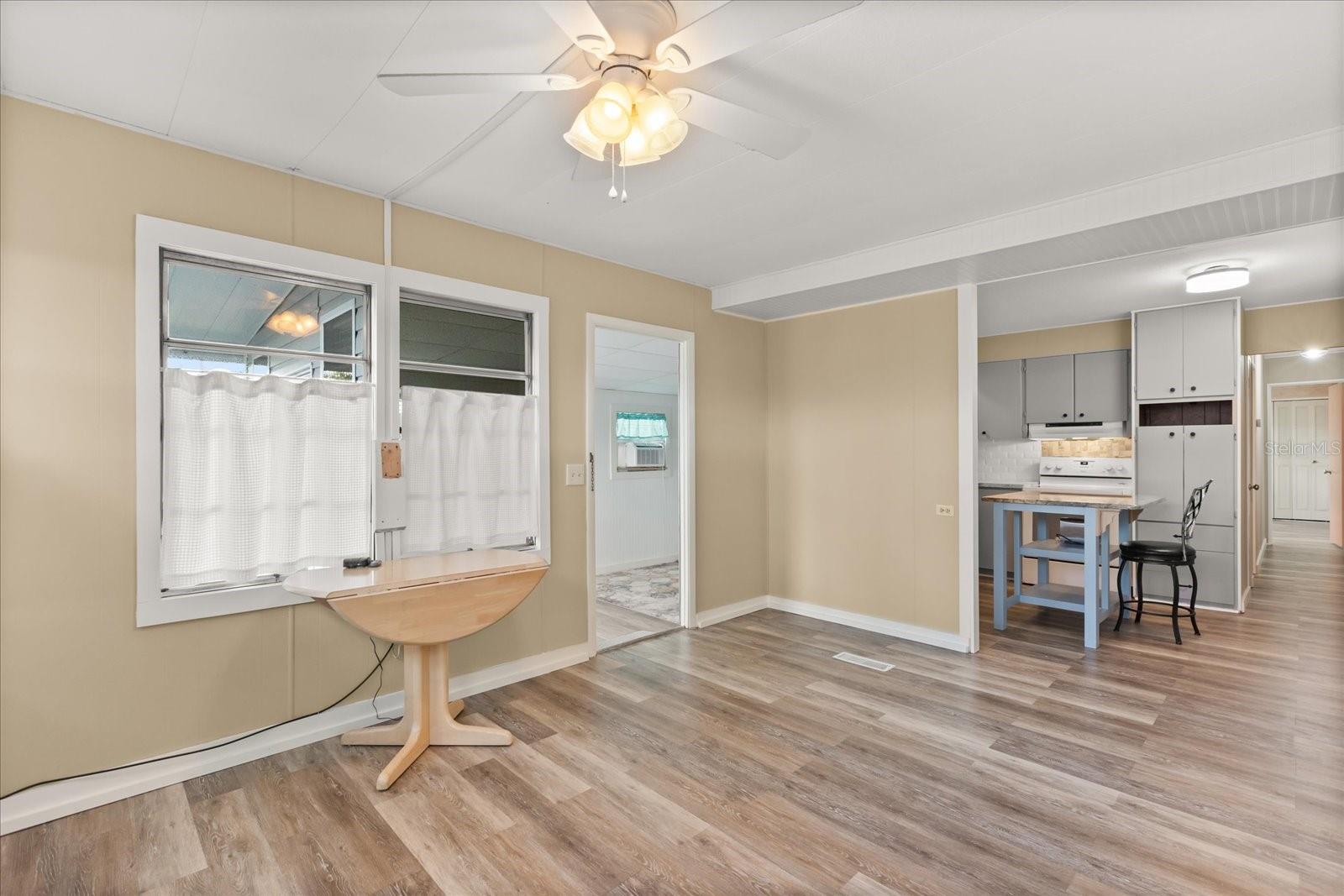 Image 8 of 27 For 465 Marina Lane