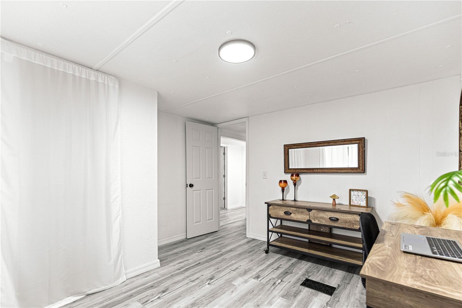 Image 22 of 41 For 18487 18th Street Road