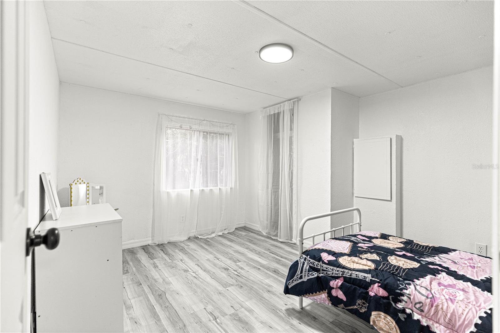 Image 23 of 41 For 18487 18th Street Road