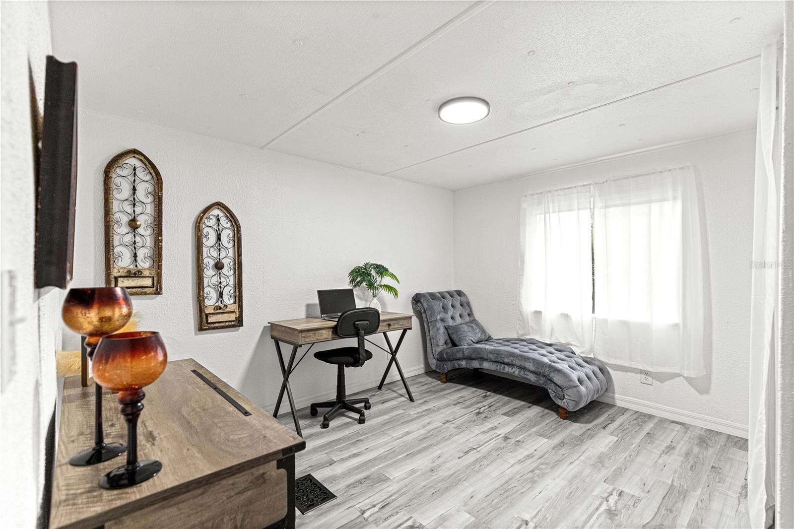 Image 4 of 41 For 18487 18th Street Road