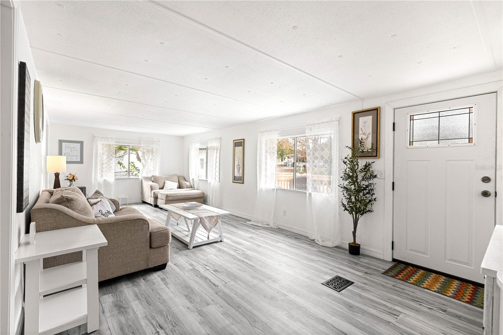 Image 6 of 41 For 18487 18th Street Road