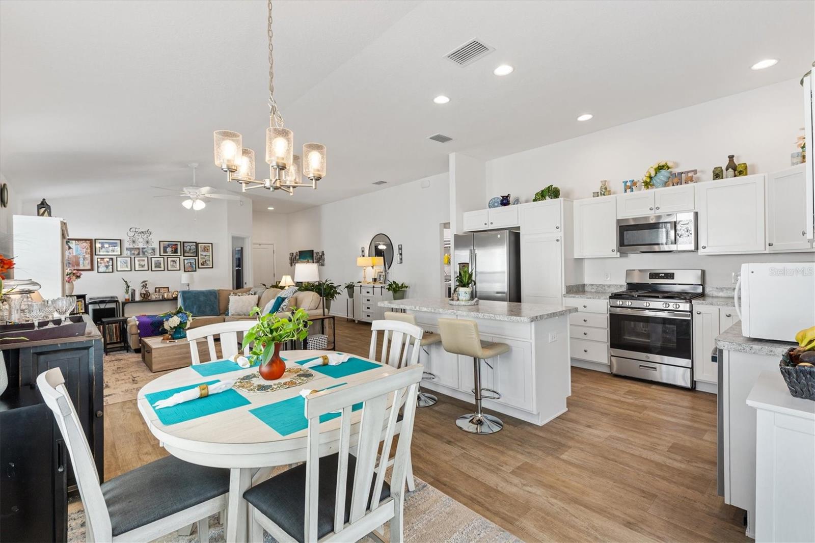 Image 12 of 39 For 4280 Canova Draney Loop