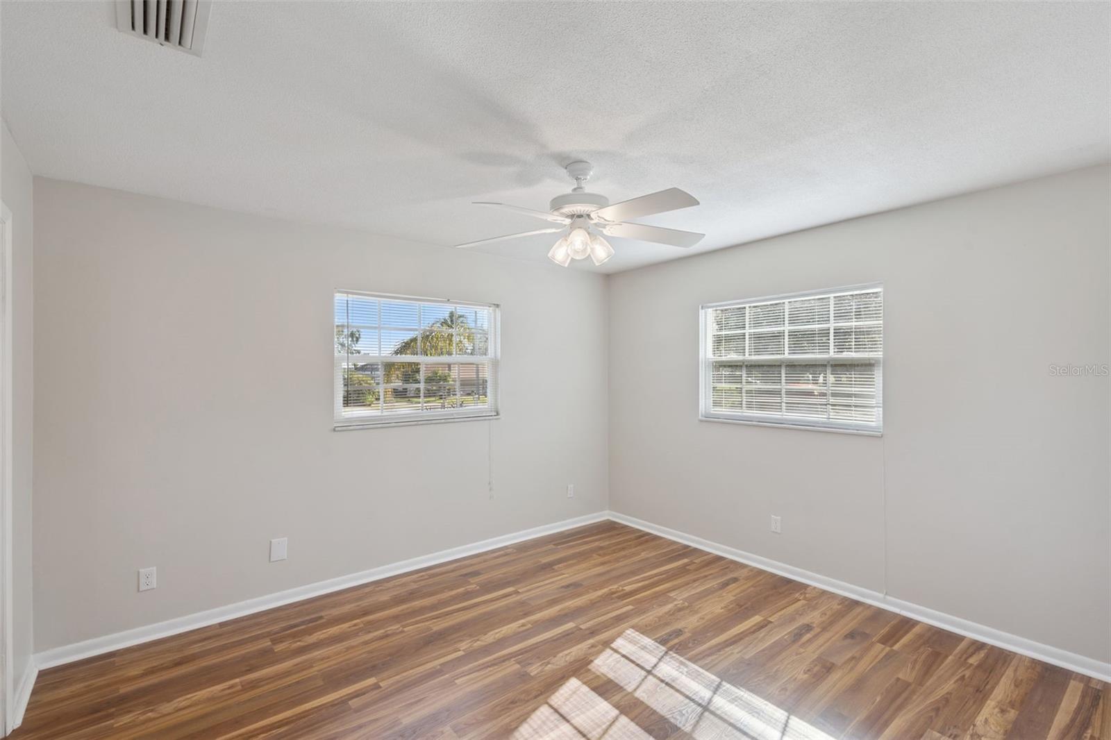 Image 13 of 39 For 33415 Picciola Drive