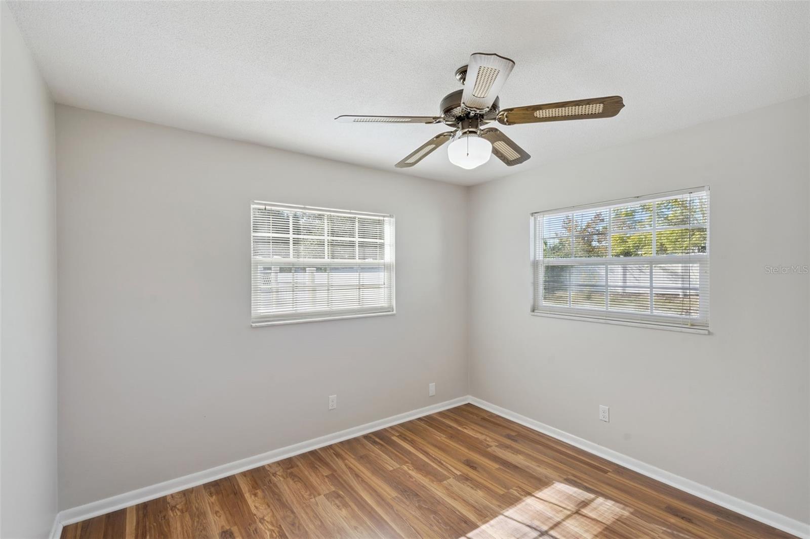 Image 16 of 39 For 33415 Picciola Drive