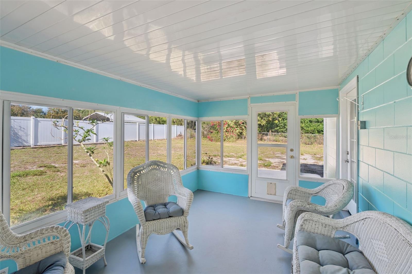 Image 21 of 39 For 33415 Picciola Drive