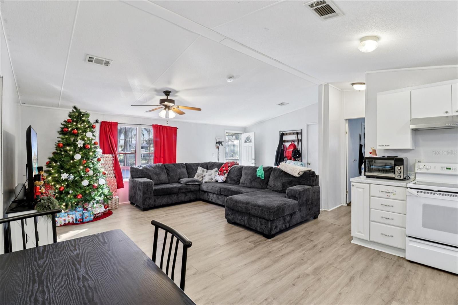 Image 26 of 60 For 16642 58th Avenue