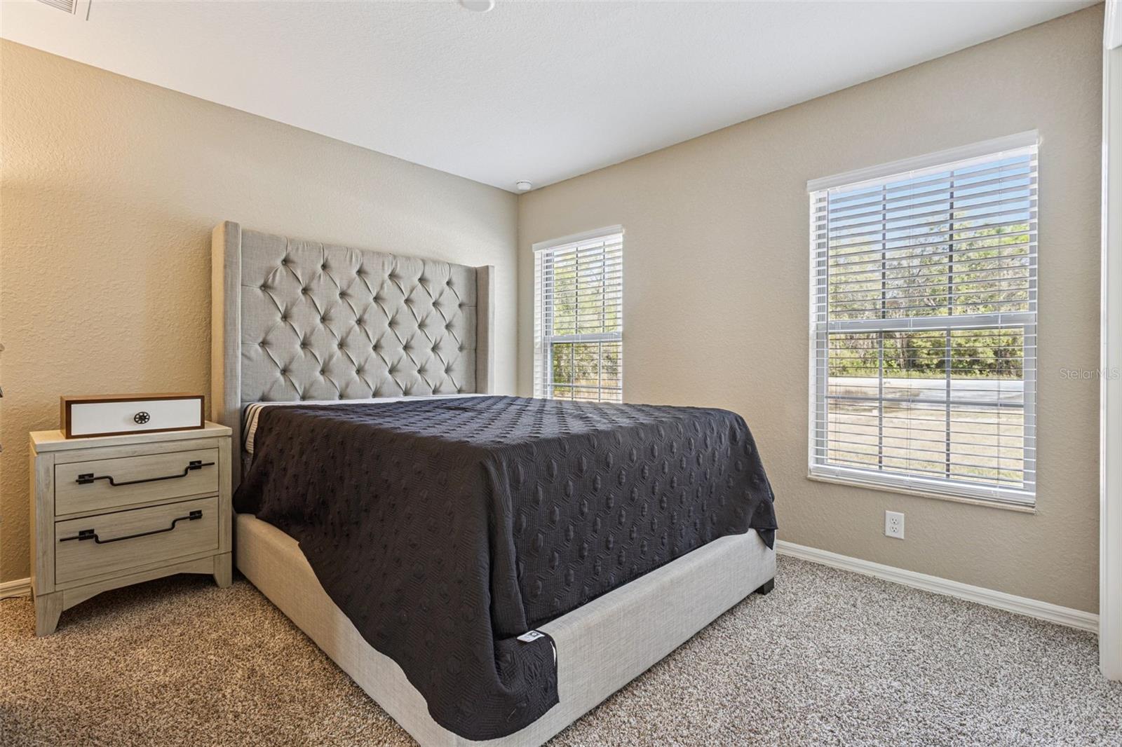 Image 19 of 37 For 33134 Easter Drive