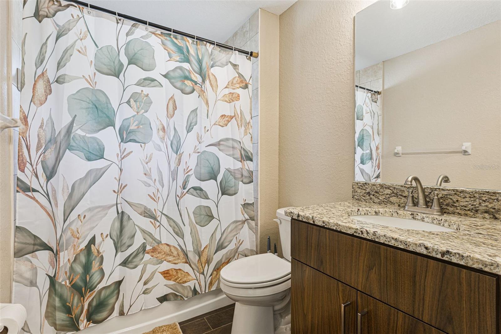 Image 21 of 37 For 33134 Easter Drive