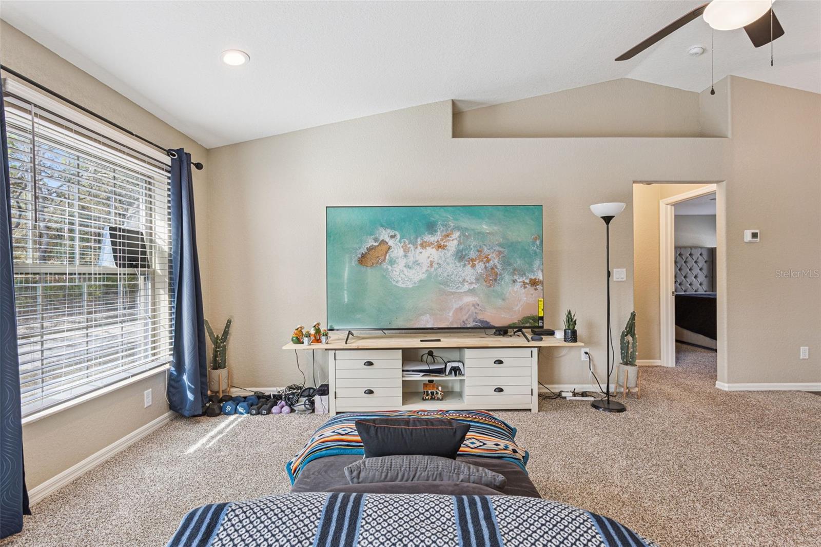 Image 7 of 37 For 33134 Easter Drive