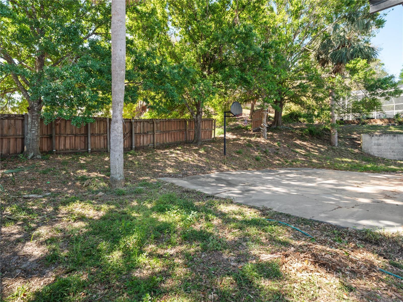 Image 3 of 15 For 834 High Pointe Circle