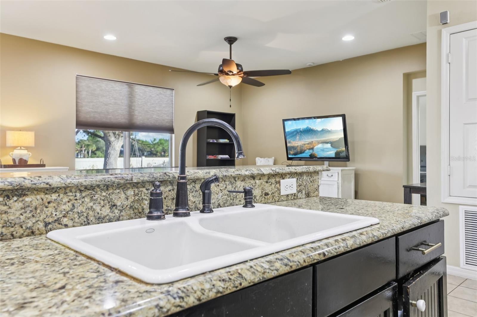 Image 12 of 37 For 1689 Strathmore Circle